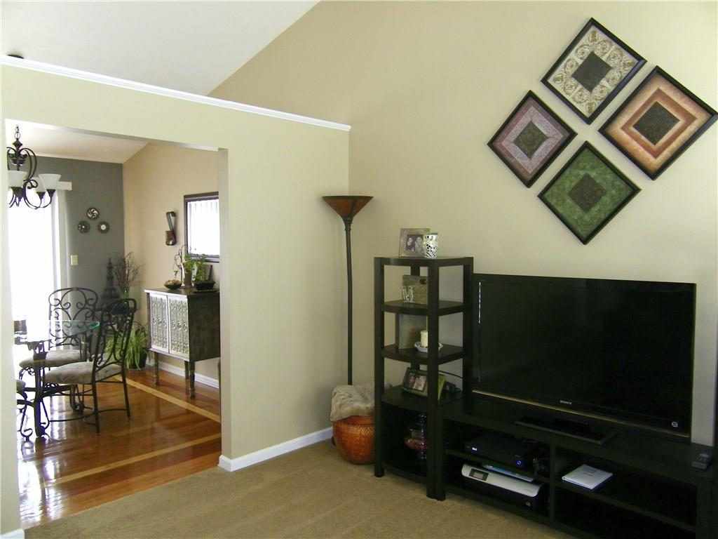 203 Commodore Drive McDonald, PA 15057 - Photo 6 of 24 Easy access between living room and dining room.