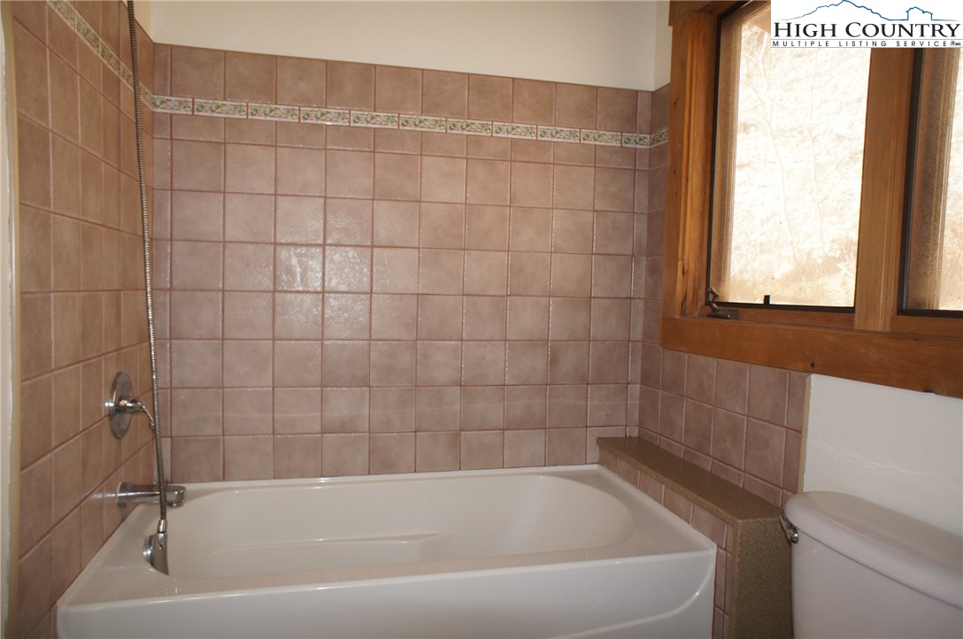 2024 Georges Gap Road Sugar Grove, NC 28679 - Photo 35 of 39 Gallery Image 35