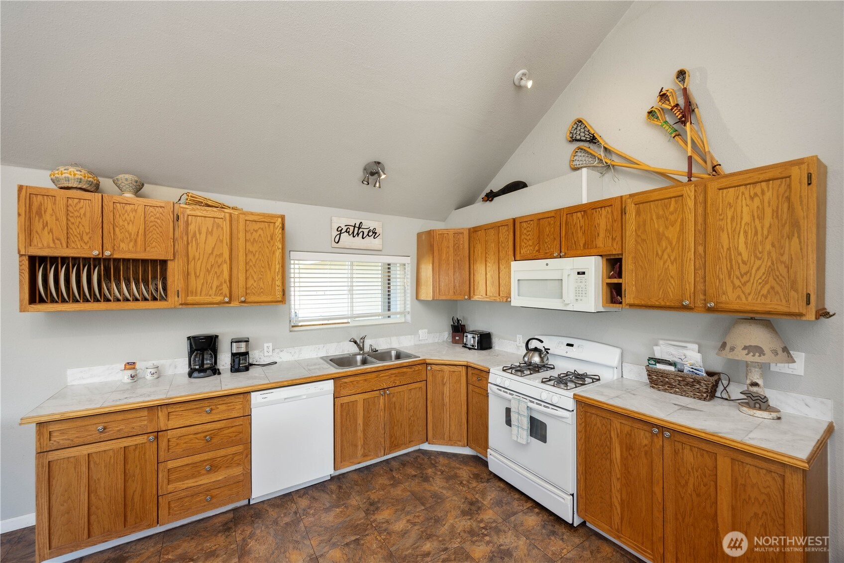 552 Bill Shaw Road Pateros, WA 98846 - Photo 17 of 40