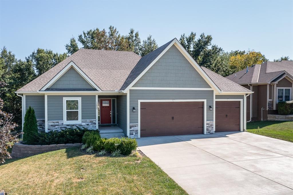 12809 Hubbard Road Kansas City, KS 66109 - Photo 2 of 26 Gallery Image 2