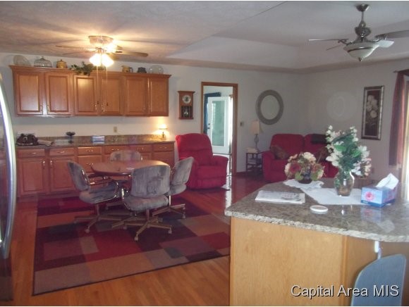 604 Silver Spring Drive Springfield, IL 62702 - Photo 3 of 9