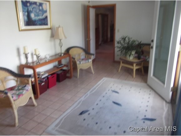 604 Silver Spring Drive Springfield, IL 62702 - Photo 5 of 9