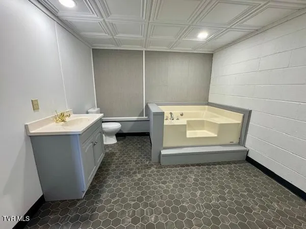 $219,999 | 526 Blue Hollow Road, Rose Hill, VA 24281