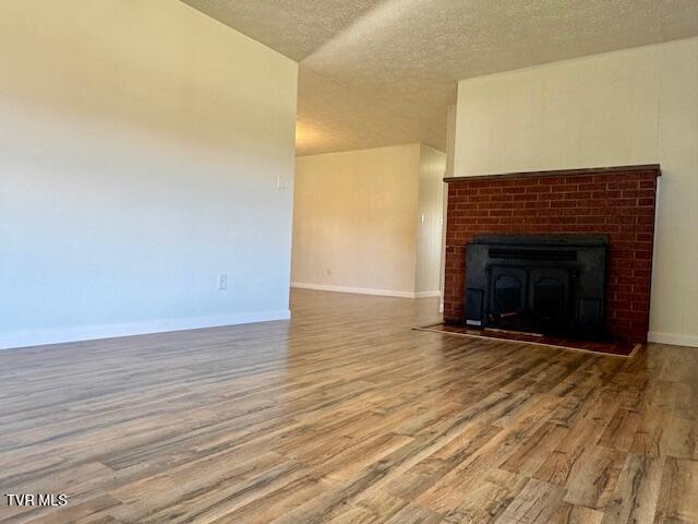 526 Blue Hollow Road Rose Hill, VA 24281 - Photo 7 of 25 Living Room - 1