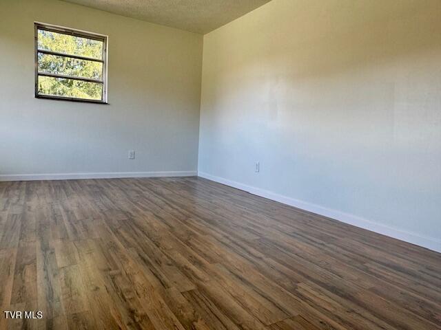 526 Blue Hollow Road Rose Hill, VA 24281 - Photo 8 of 25 Living Room - 2