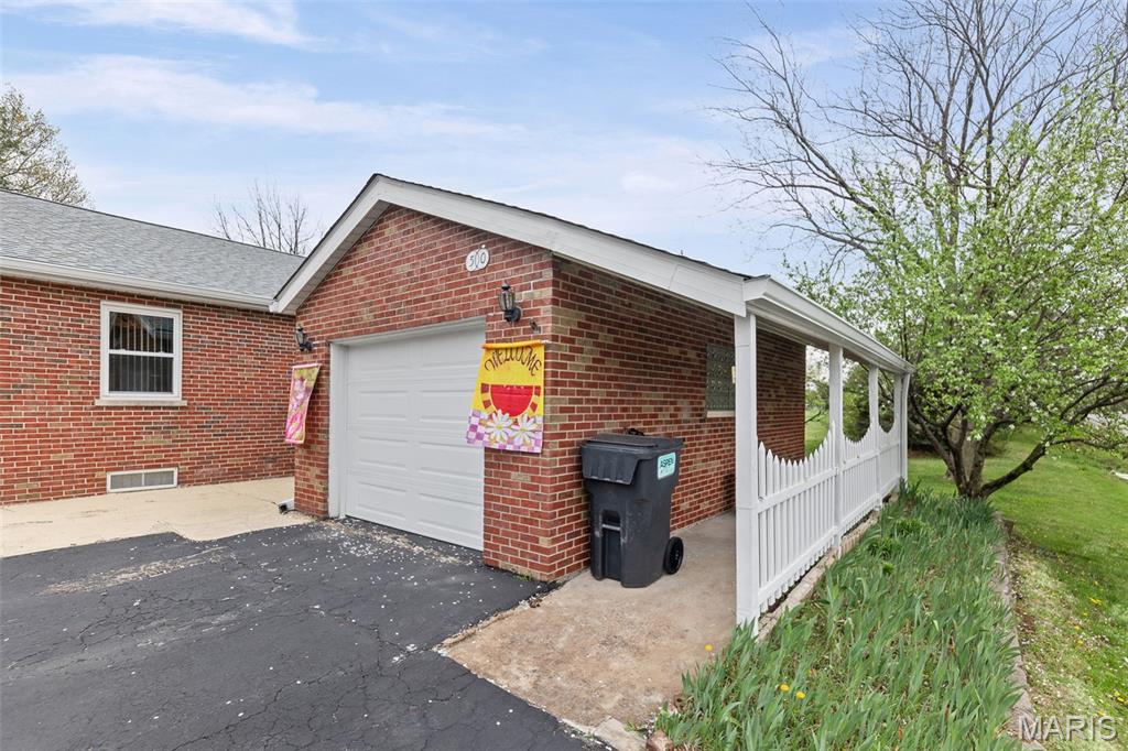 2000 Lebanon Avenue Belleville, IL 62221 - Photo 2 of 37