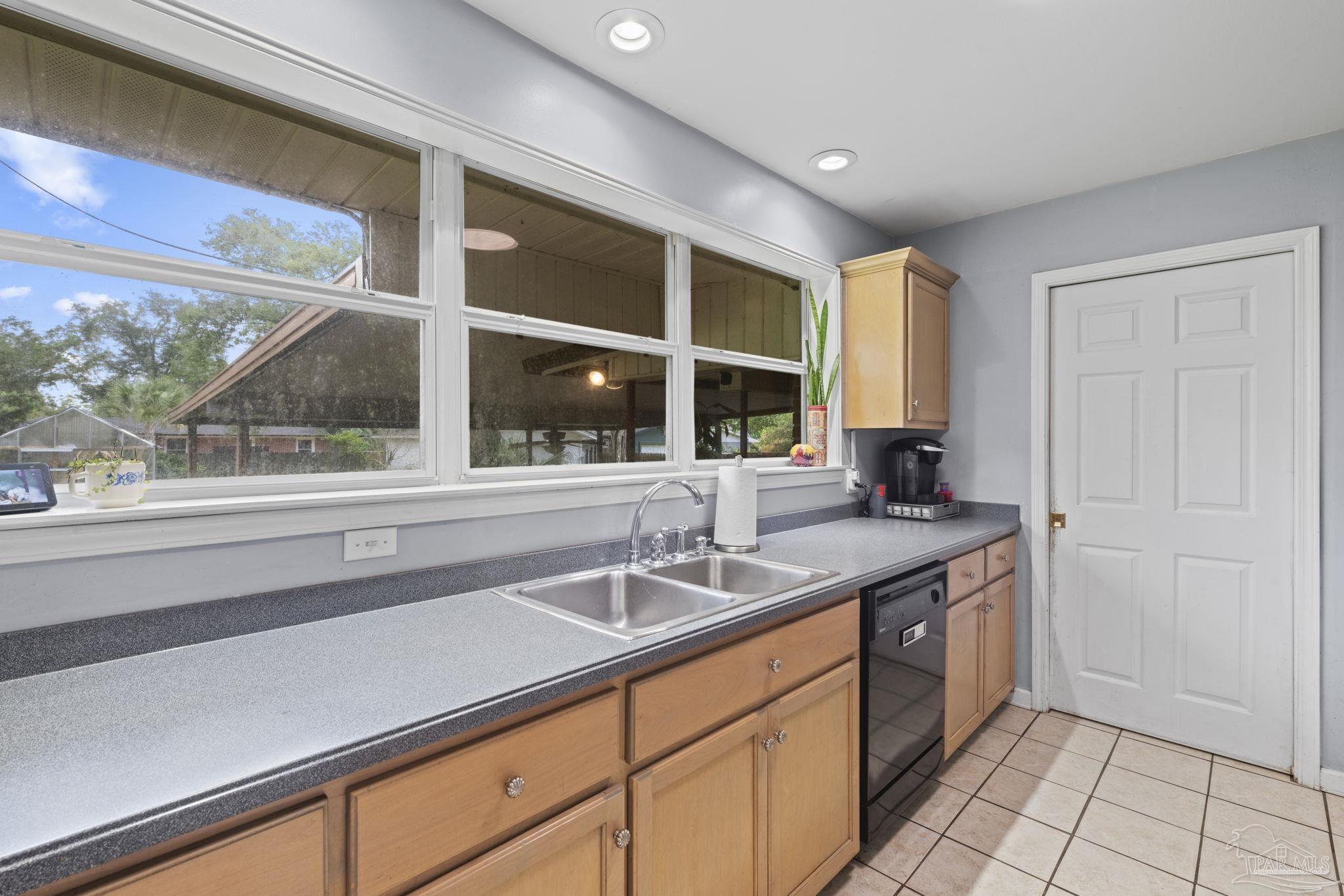 1804 East Baars Street Pensacola, FL 32503 - Photo 15 of 34