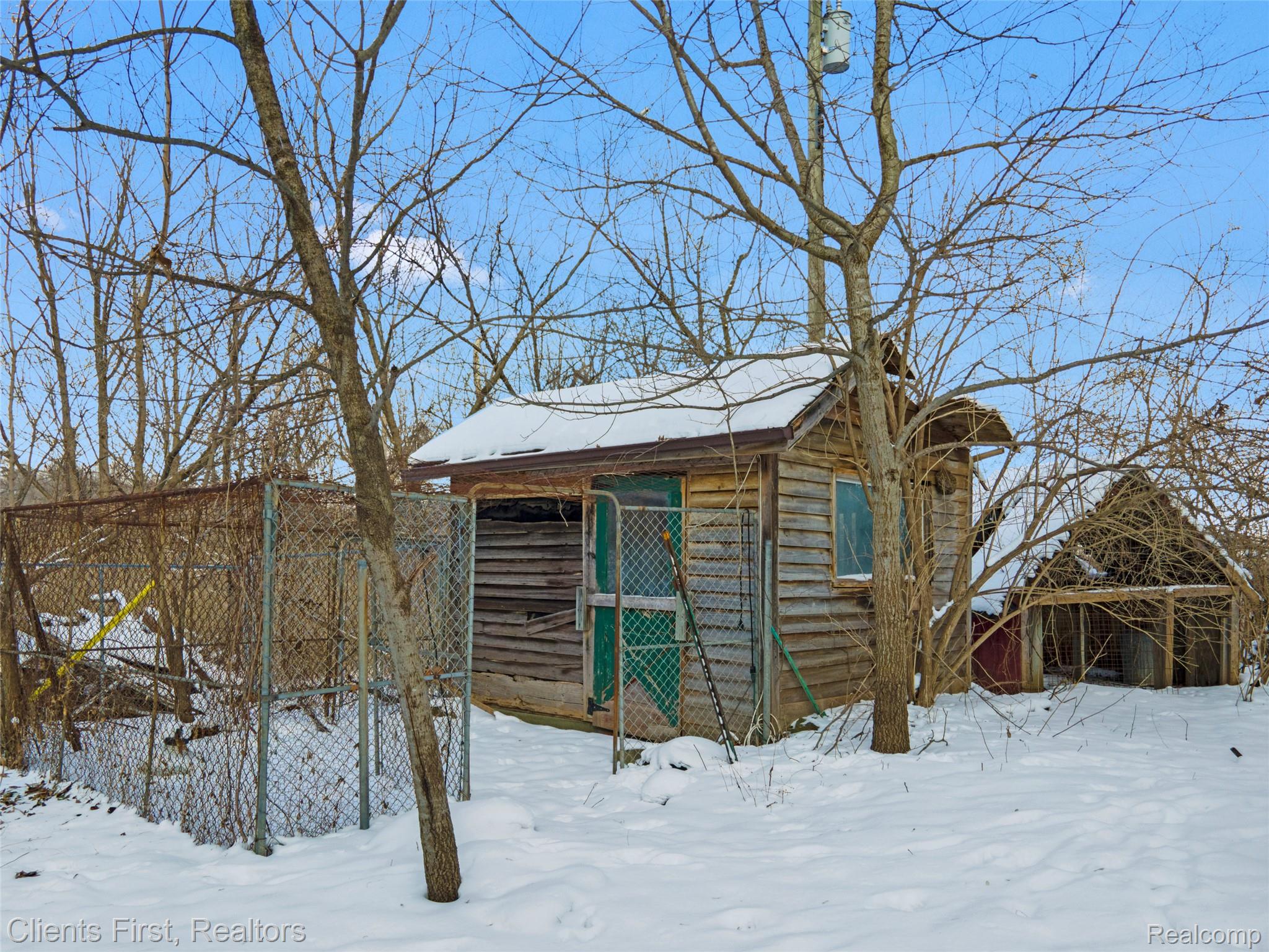9985 Ford Road Ypsilanti, MI 48198 - Photo 52 of 58 an outbuilding