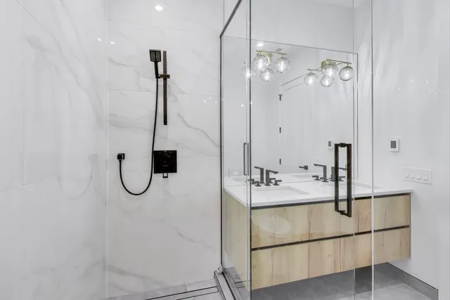 $650,000 | 2456 West Cortez Street, Unit 2E, Chicago, IL 60622