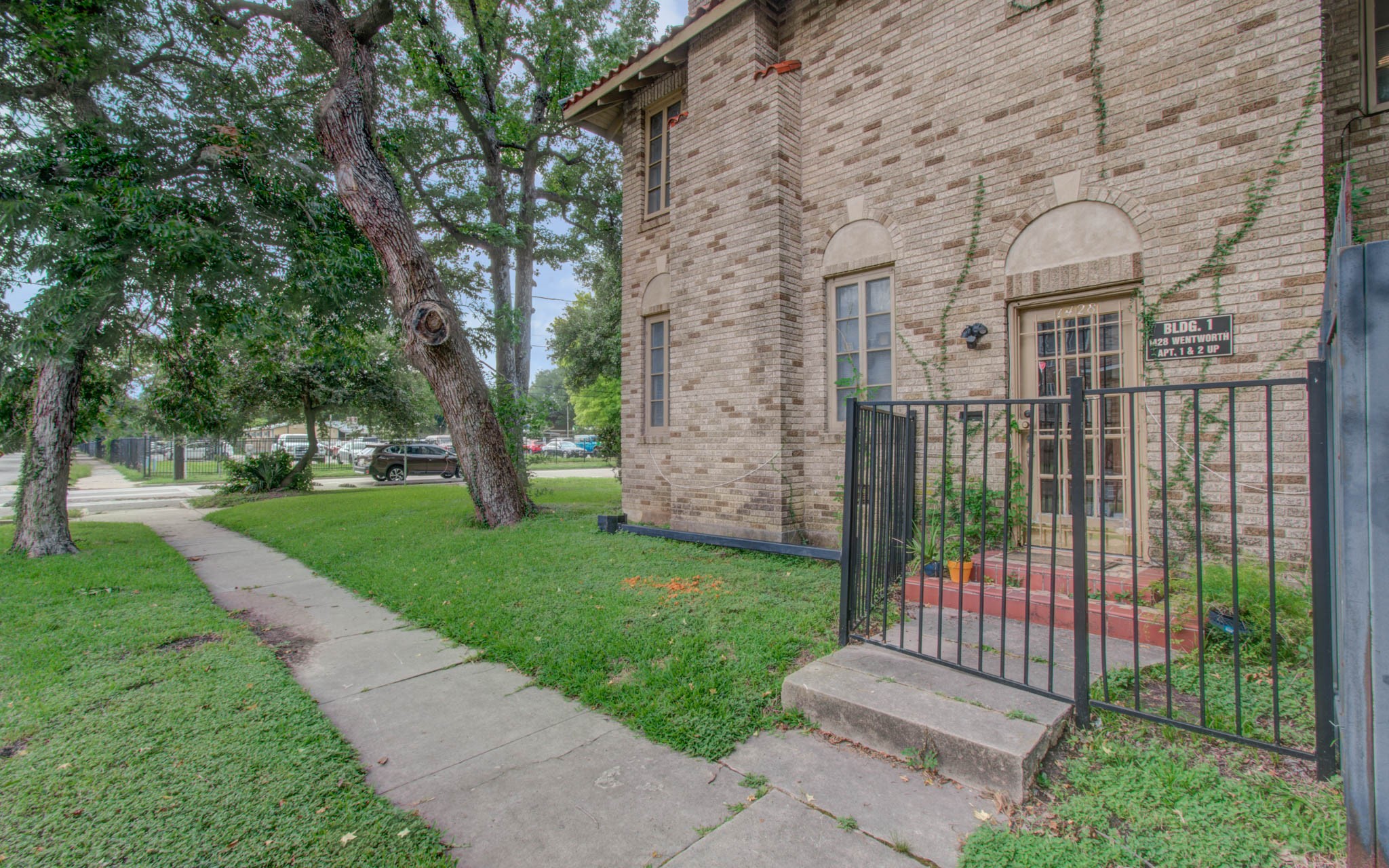 1428 Wentworth Street, Unit 2 Houston, TX 77004 - Photo 4 of 24