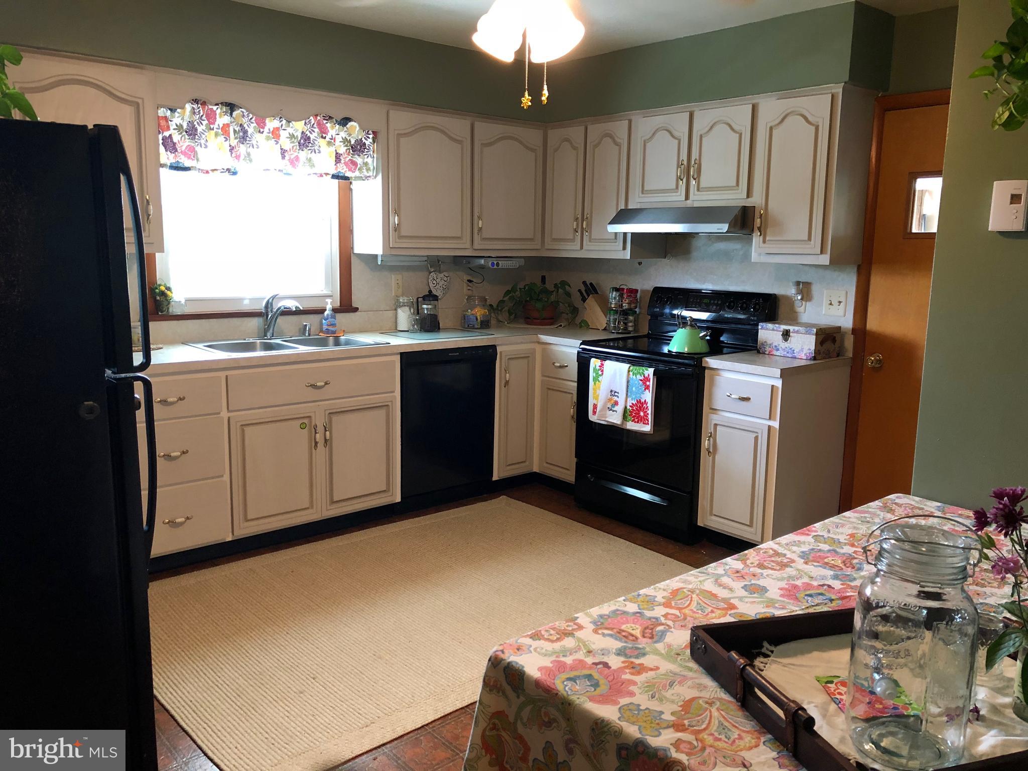 2002 Coon Club Road Westminster, MD 21157 - Photo 2 of 61 Largeeat-in kitchen