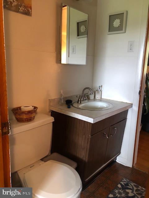 2002 Coon Club Road Westminster, MD 21157 - Photo 29 of 61 Main Level Powder Room