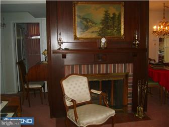 504 Burton Road Oreland, PA 19075 - Photo 3 of 11