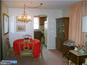 504 Burton Road Oreland, PA 19075 - Photo 4 of 11