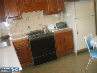 504 Burton Road Oreland, PA 19075 - Photo 6 of 11