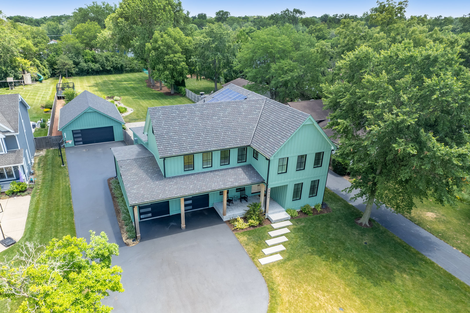 4333 Roslyn Road Downers Grove, IL 60515 - Photo 1 of 67