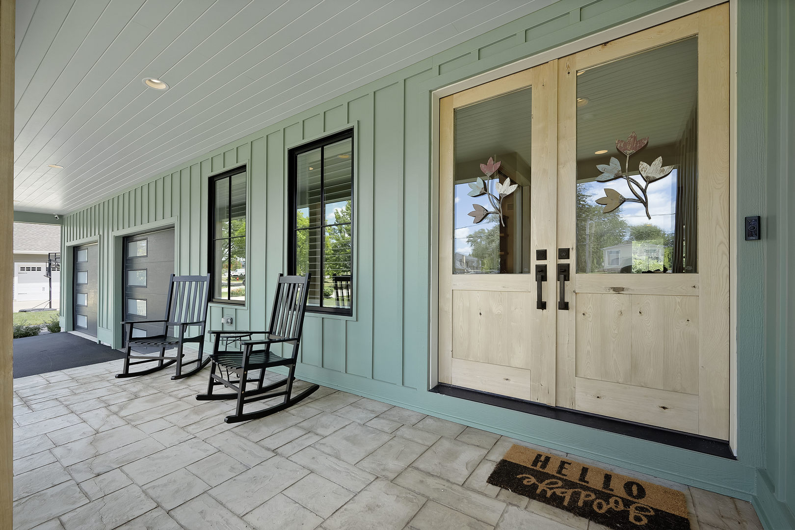4333 Roslyn Road Downers Grove, IL 60515 - Photo 5 of 67 an entryway with a table and chairs