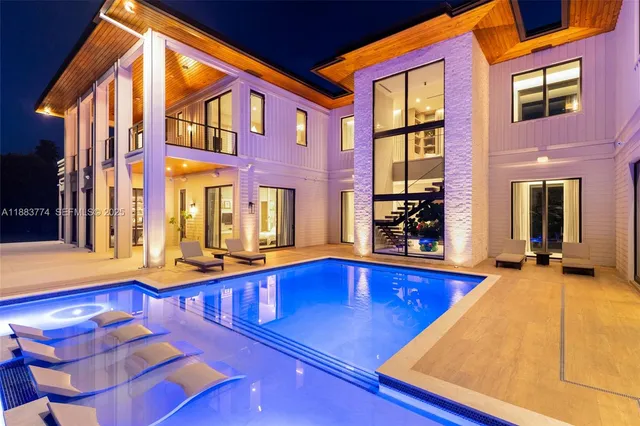 $9,900,000 | 13120 Old Cutler Road, Pinecrest, FL 33156