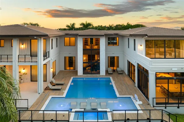 $9,900,000 | 13120 Old Cutler Road, Pinecrest, FL 33156