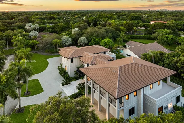 $9,900,000 | 13120 Old Cutler Road, Pinecrest, FL 33156