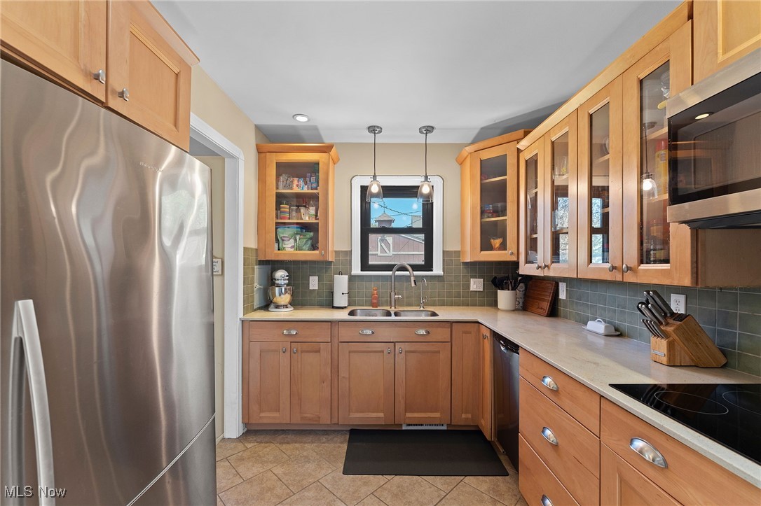 3549 Warren Road Cleveland, OH 44111 - Photo 9 of 30 Gallery Image 9