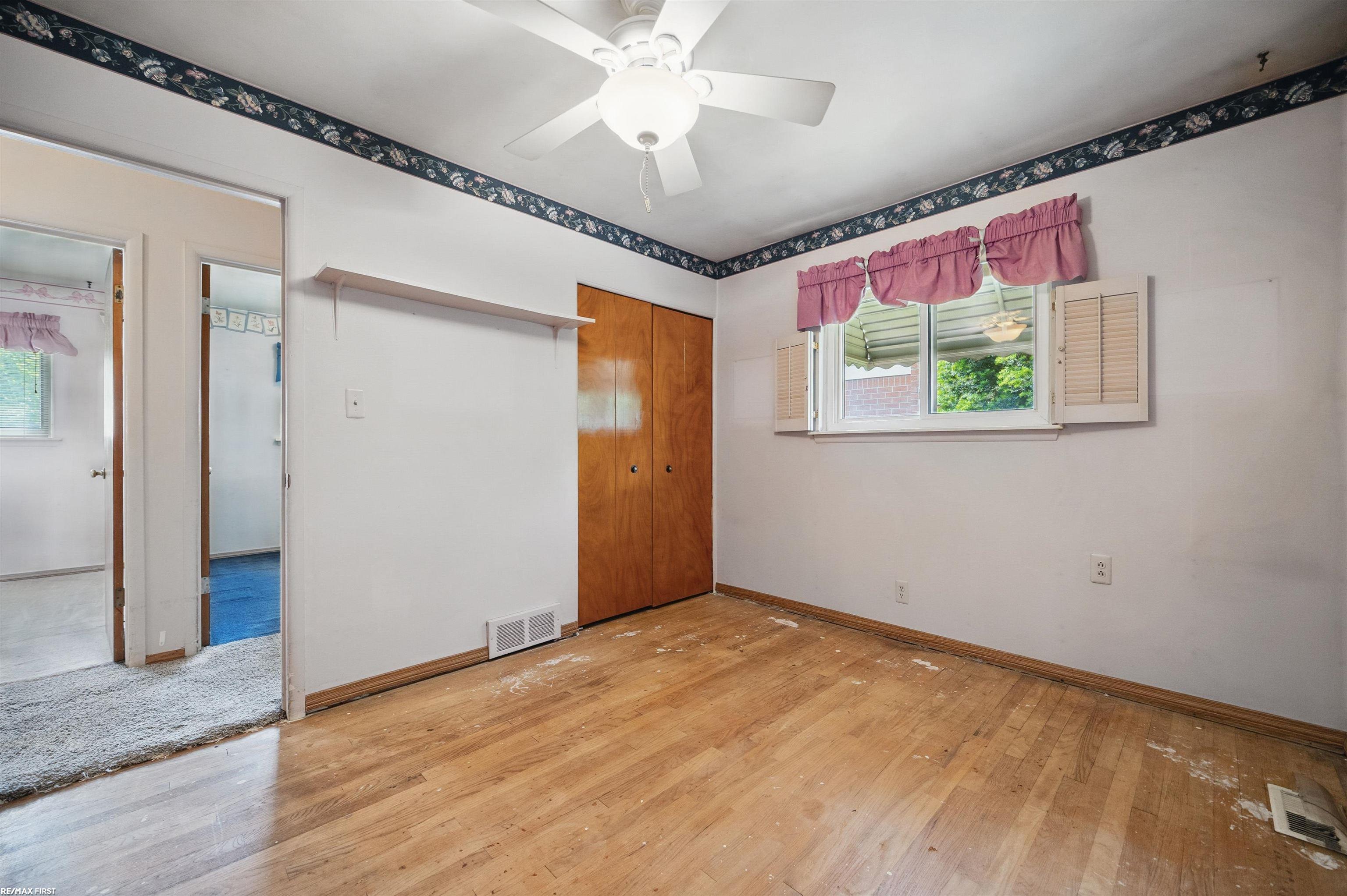 31565 Hayes Road Warren, MI 48088 - Photo 17 of 32 50177254-b009294b-a1ad-4270-b27b-0d69b9145954.JPG