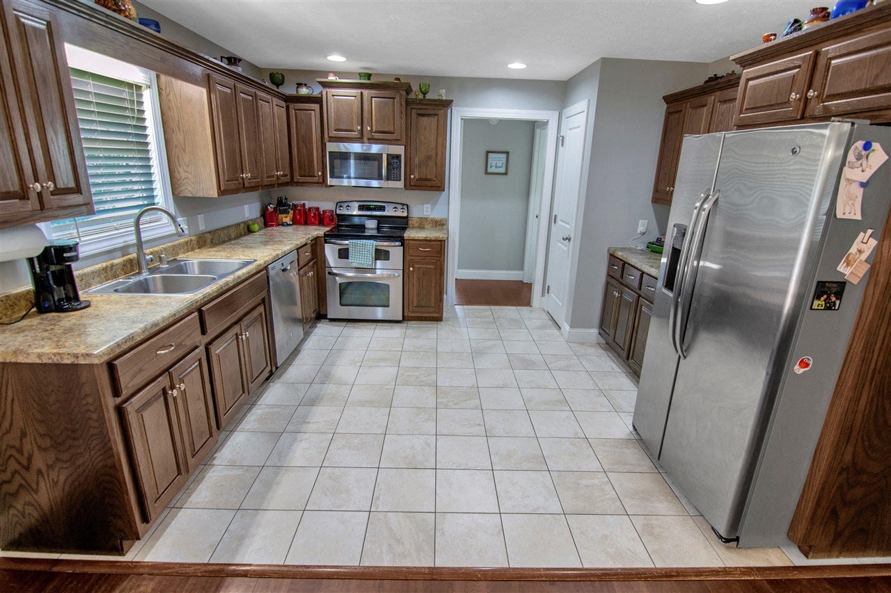 7017 Tompkinsville Road Summer Shade, KY 42166 - Photo 8 of 40 Gallery Image 8