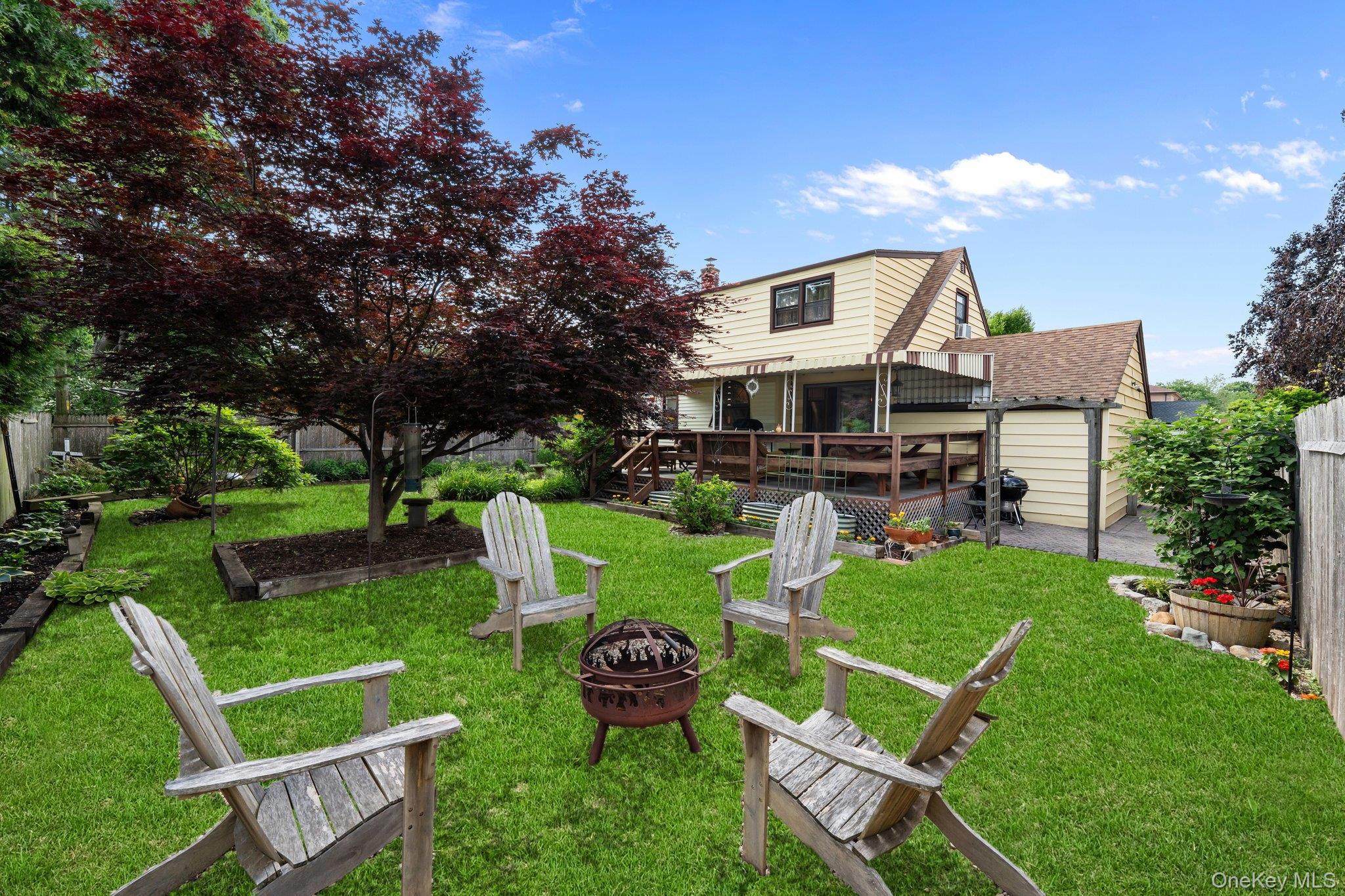 38 Hillvale Road Albertson, NY 11507 - Photo 29 of 30 Digitially changed photo