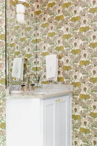 a close view of sink