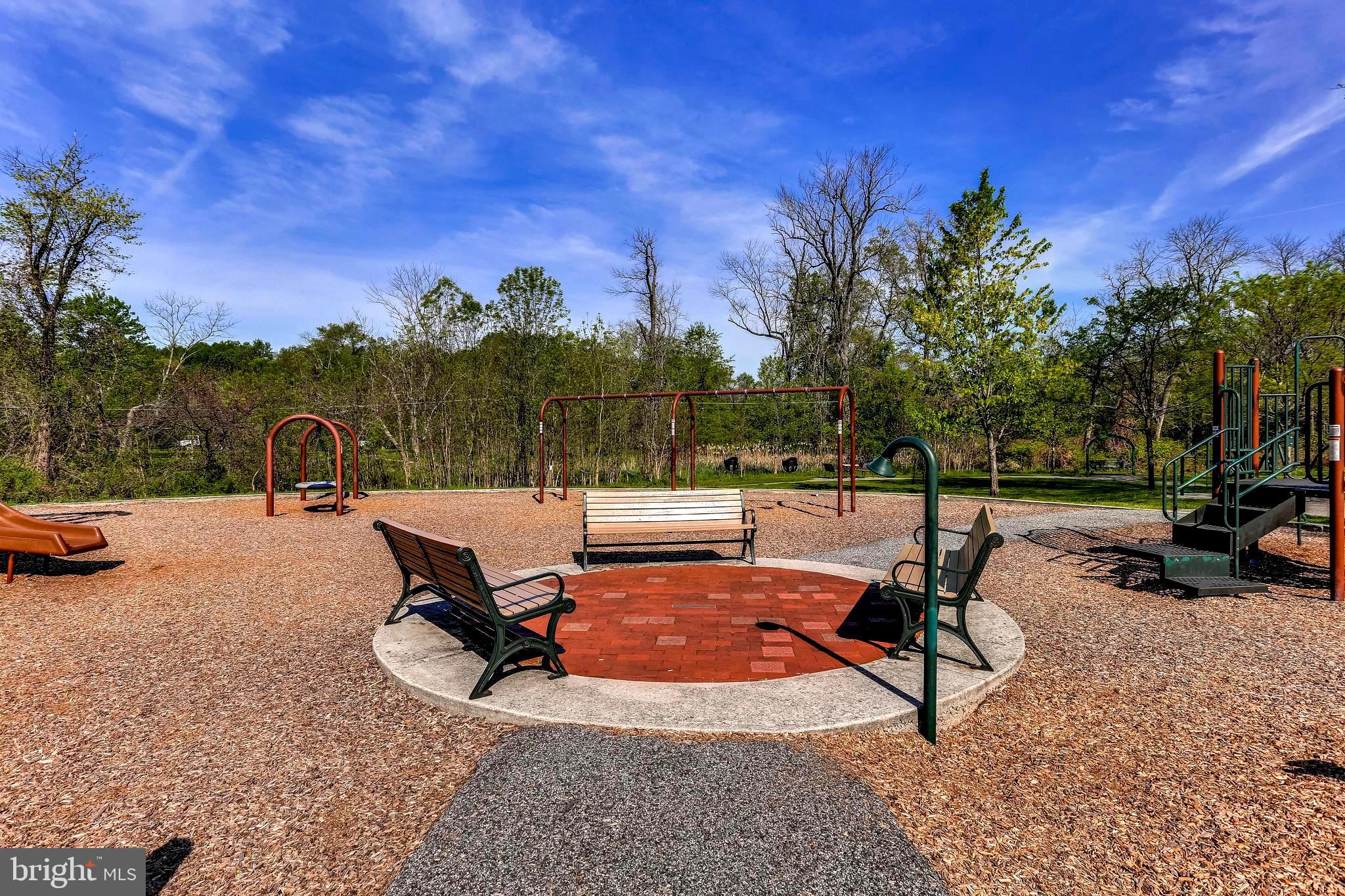 605 McHenry Road Baltimore, MD 21208 - Photo 32 of 36 Sit and rest