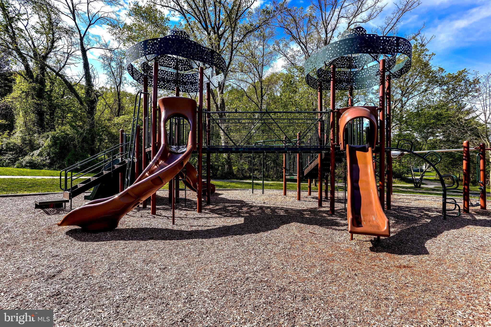 605 McHenry Road Baltimore, MD 21208 - Photo 33 of 36 Slide down the Slide