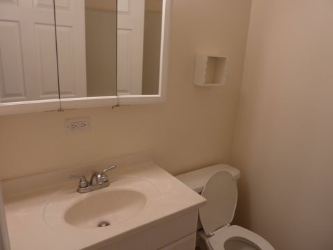 10389 Dearlove Road, Unit 1I Glenview, IL 60025 - Photo 9 of 12
