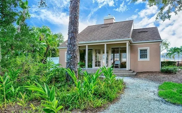 $2,595 | 60 Bishopscourt Road, Unit 114, Osprey, FL 34229