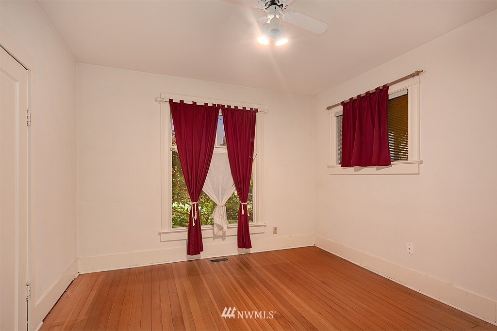 331 North 71st Street Seattle, WA 98103 - Photo 8 of 15 Gallery Image 8