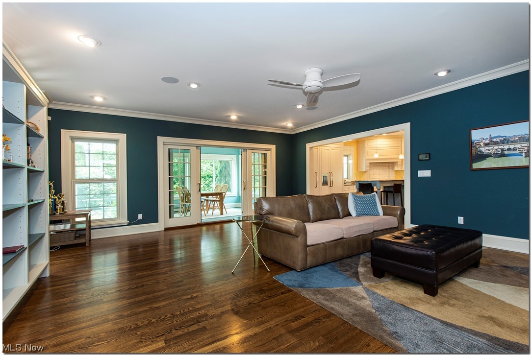 2878 Brighton Road Cleveland, OH 44120 - Photo 12 of 35 Large family room