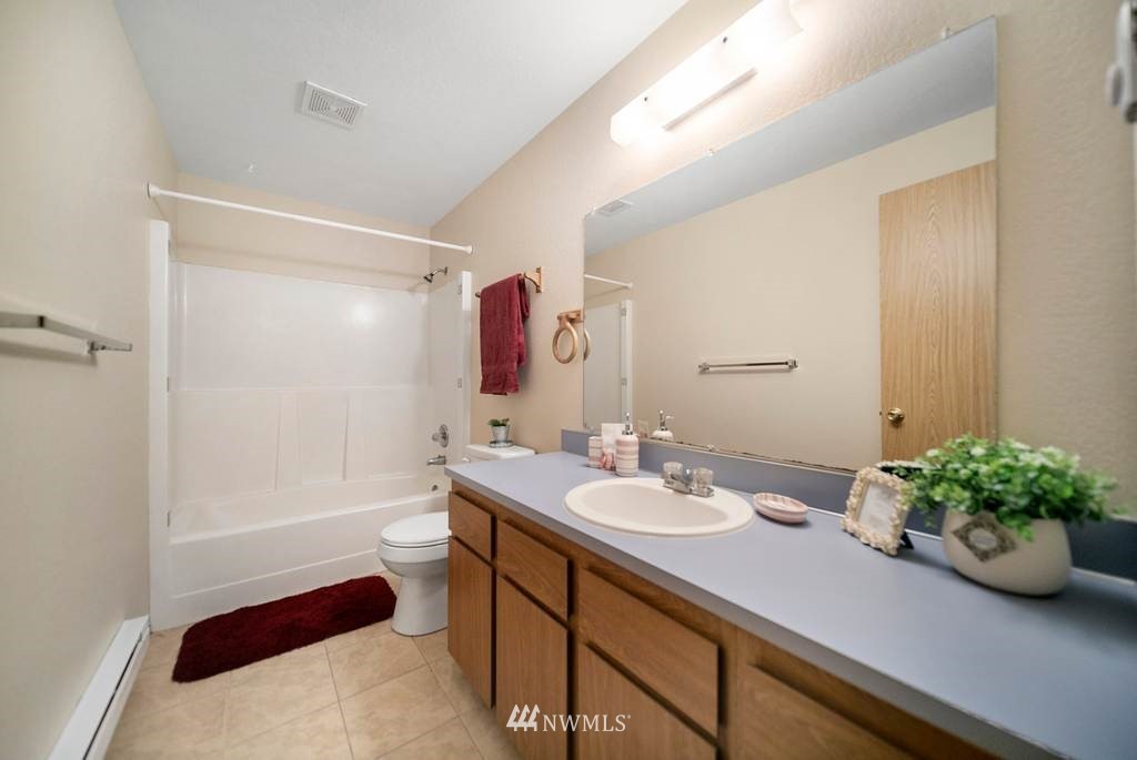 1809 Ricky Court East Port Orchard, WA 98366 - Photo 12 of 24 Gallery Image 12