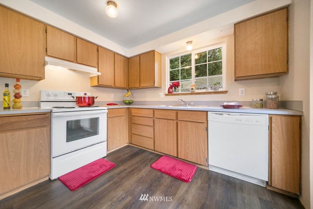 1809 Ricky Court East Port Orchard, WA 98366 - Photo 5 of 24 Gallery Image 5