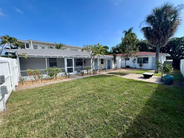 $2,200 | 1235 Beach Road, Unit 2, Singer Island, FL 33404