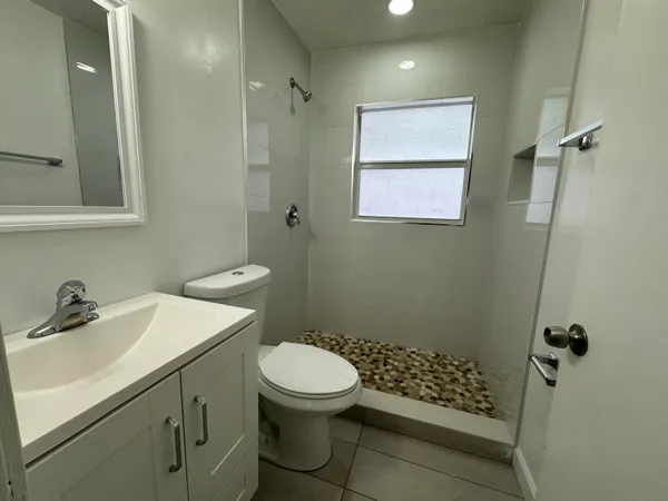 $1,999 | 1235 Beach Road, Unit 2, Singer Island, FL 33404