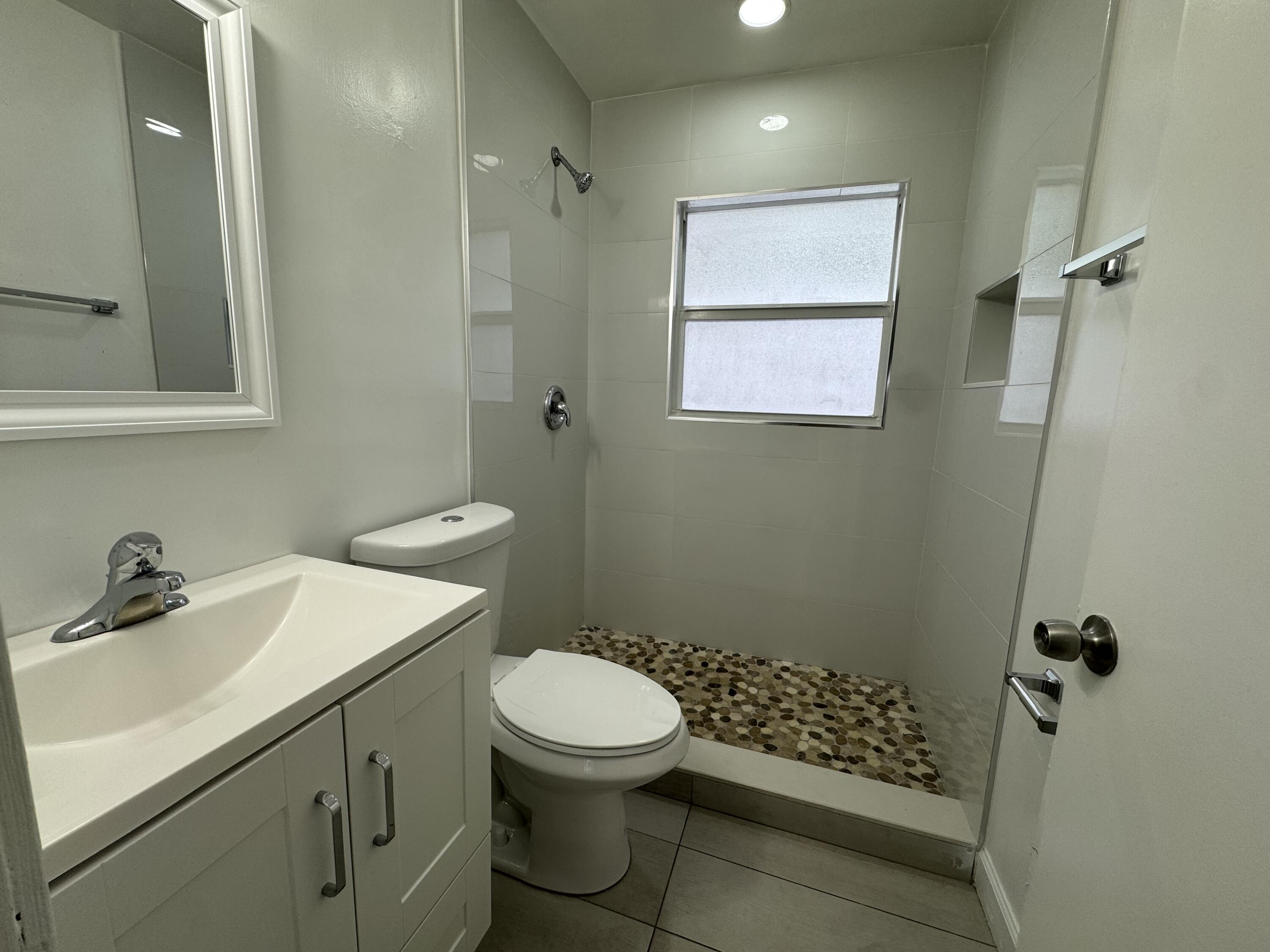 1235 Beach Road, Unit 2 Singer Island, FL 33404 - Photo 11 of 12 IMG_0262