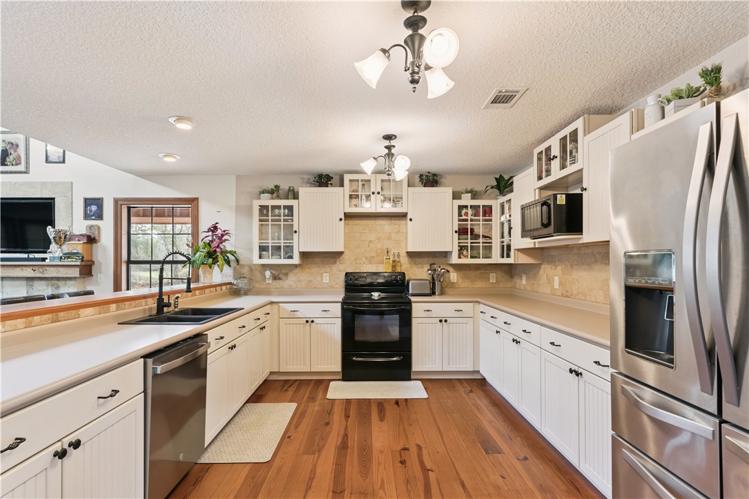 150 Baker Hill Road Hortense, GA 31543 - Photo 5 of 37 Kitchen