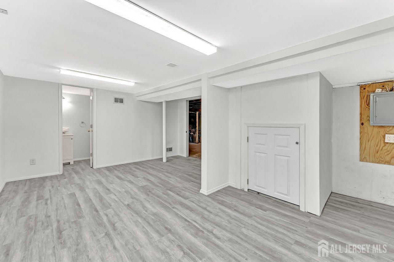 114 Jeffery Road Colonia, NJ 07067 - Photo 21 of 28 Gallery Image 21