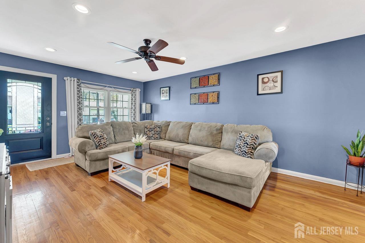114 Jeffery Road Colonia, NJ 07067 - Photo 4 of 28 Gallery Image 4