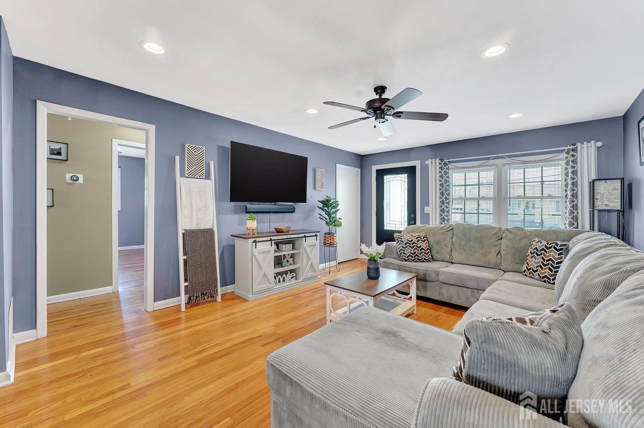 114 Jeffery Road Colonia, NJ 07067 - Photo 6 of 28 Gallery Image 6