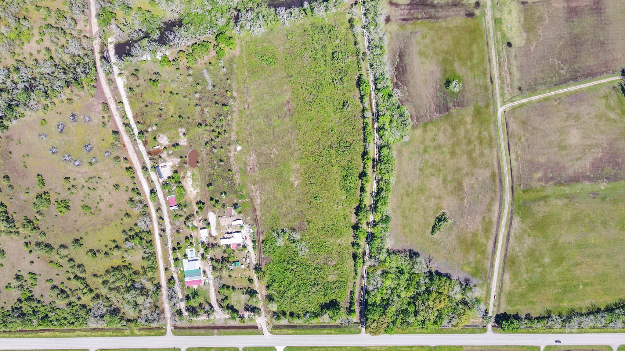 1720 West Fm 1462 Rosharon, TX 77583 - Photo 2 of 44 a bathroom with a shower