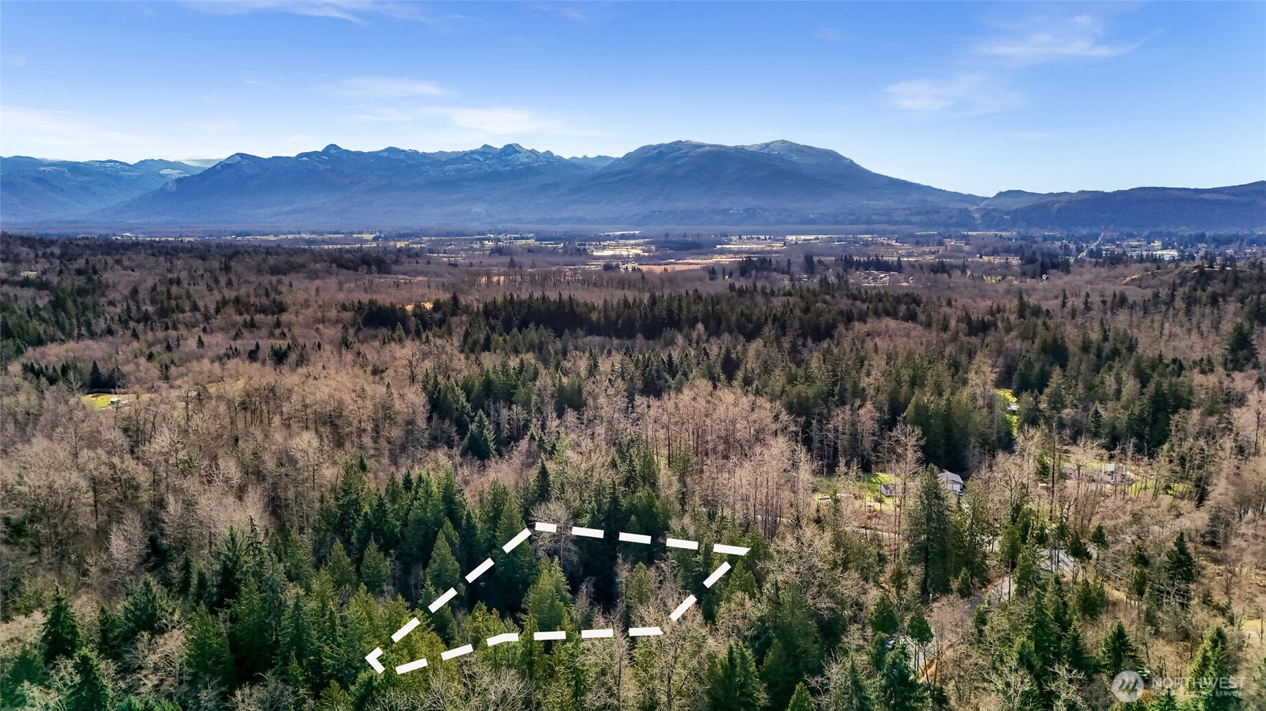 6657 North Fruitdale Road Sedro-Woolley, WA 98284 - Photo 17 of 19 a view of a city with mountain view