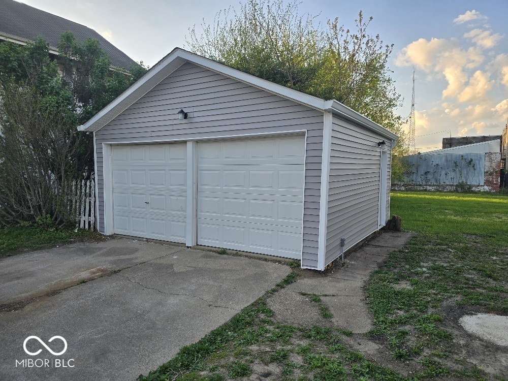 231 Jackson Street Anderson, IN 46016 - Photo 7 of 19
