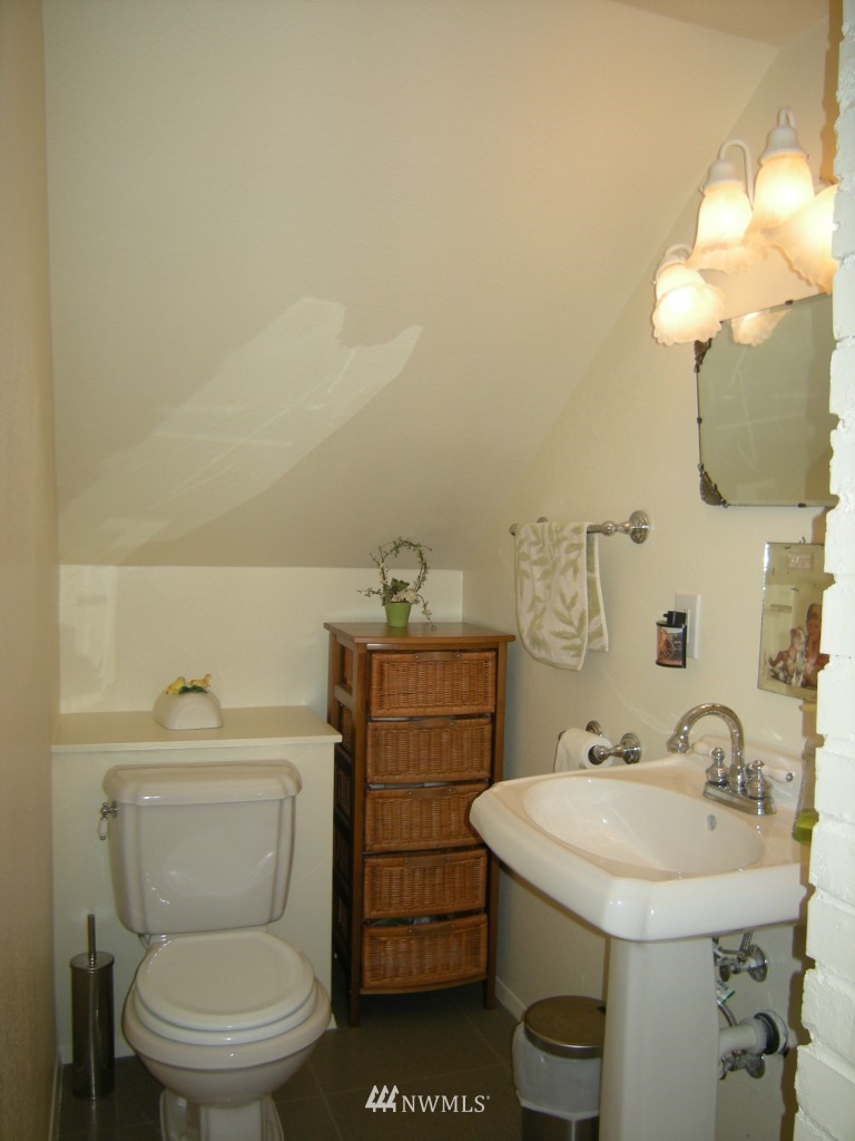 12131 Northeast North Shore Road Belfair, WA 98528 - Photo 12 of 15 Gallery Image 12