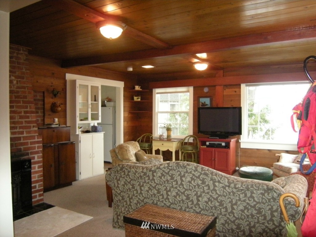 12131 Northeast North Shore Road Belfair, WA 98528 - Photo 5 of 15 Gallery Image 5
