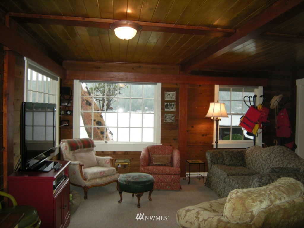 12131 Northeast North Shore Road Belfair, WA 98528 - Photo 7 of 15 Gallery Image 7